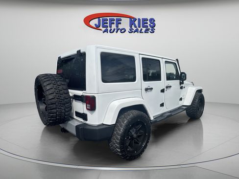 Used 2015 Jeep Wrangler Unlimited Sahara w/ Dual Top Group AWD/4WD image 5