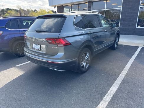 Used 2021 Volkswagen Tiguan SEL image 2