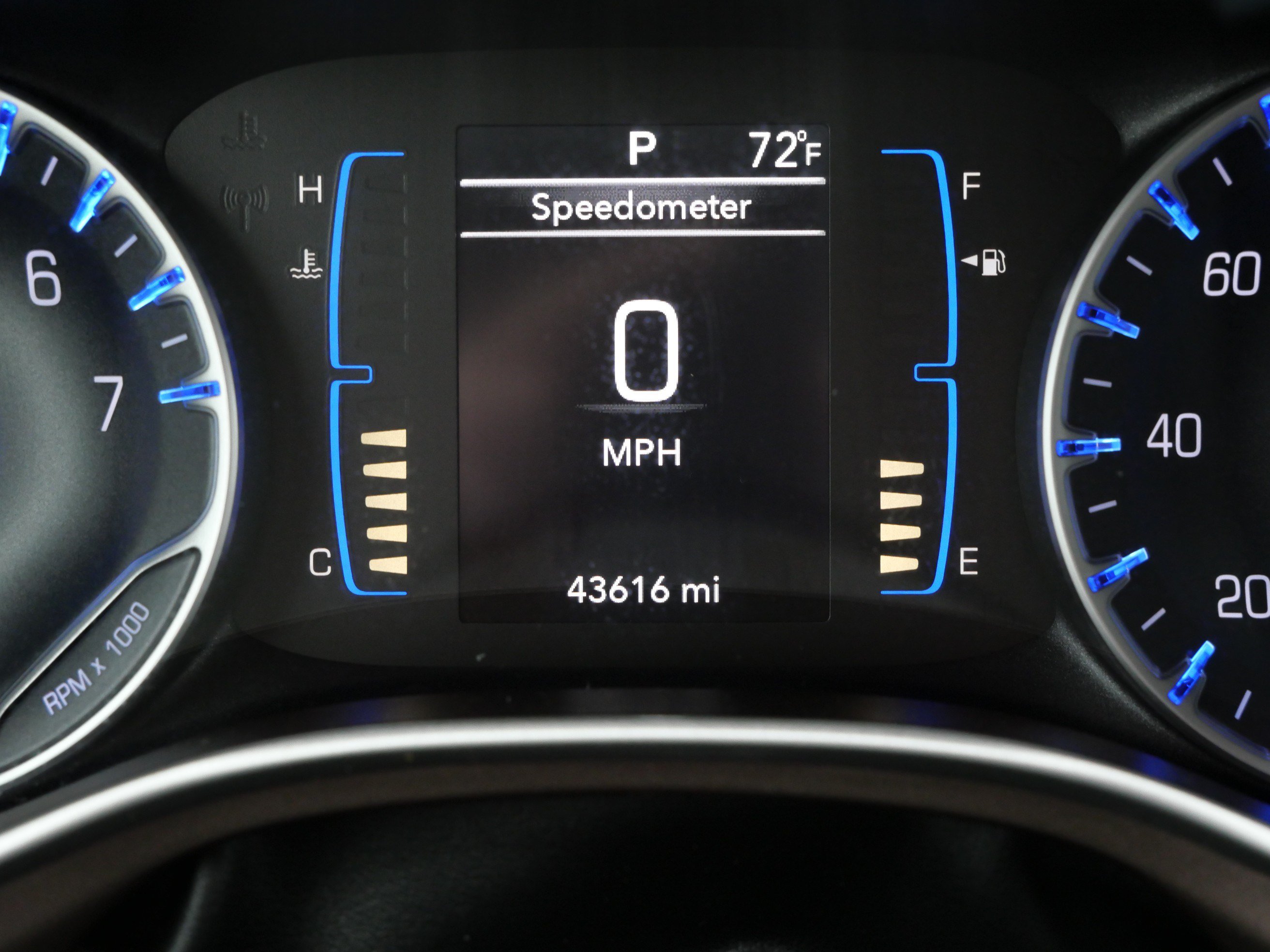 Used 2024 Chrysler Voyager LX FWD image 35
