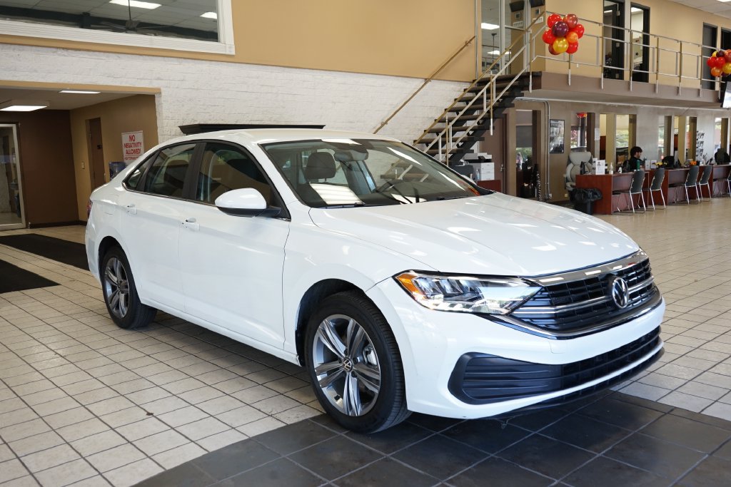 Used 2023 Volkswagen Jetta SE FWD image 16