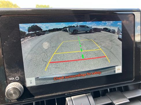 Used 2025 Toyota RAV4 XLE AWD/4WD image 10