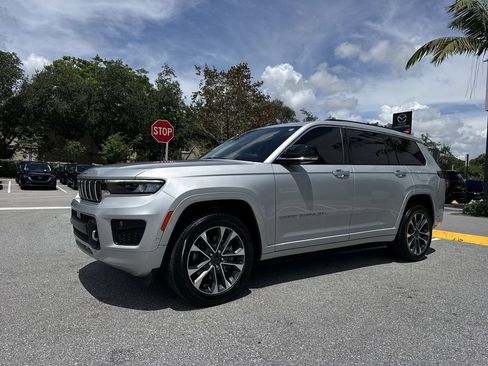 Used 2023 Jeep Grand Cherokee L Overland RWD image 28