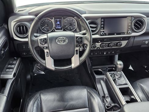 Used 2020 Toyota Tacoma Limited image 28