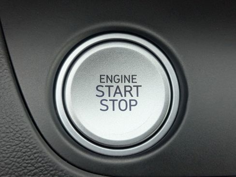 New 2025 Hyundai Elantra SEL image 30