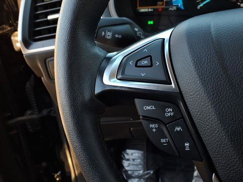 Used 2024 Ford Edge SEL image 25