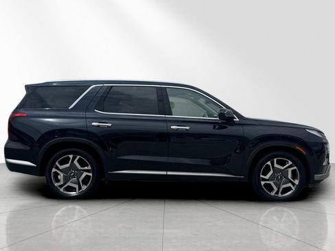 Used 2023 Hyundai Palisade Limited FWD image 2