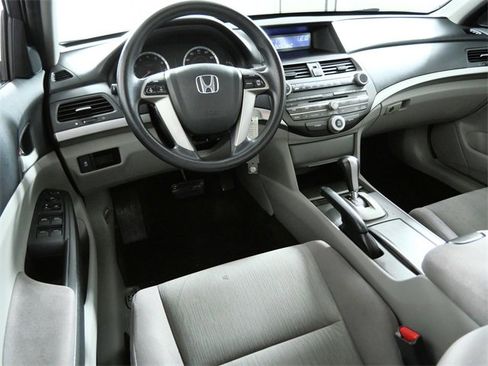 Used 2011 Honda Accord LX-P image 4