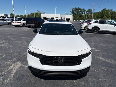 Used 2023 Honda Accord Sport image 9