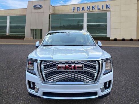 Used 2021 GMC Yukon Denali w/ Denali Premium Package AWD/4WD image 2