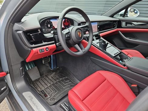 Certified 2025 Porsche Panamera 4 AWD/4WD image 4