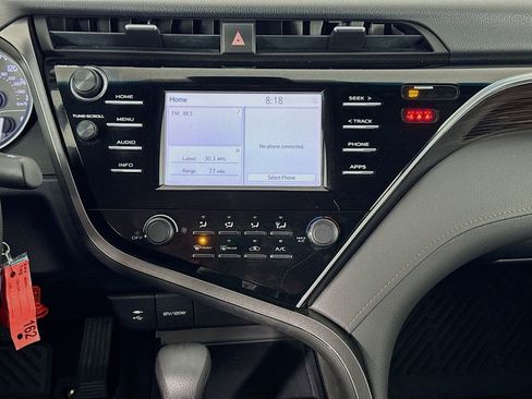 Used 2018 Toyota Camry LE image 31