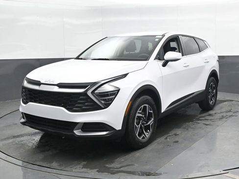 Used 2025 Kia Sportage LX AWD/4WD image 9