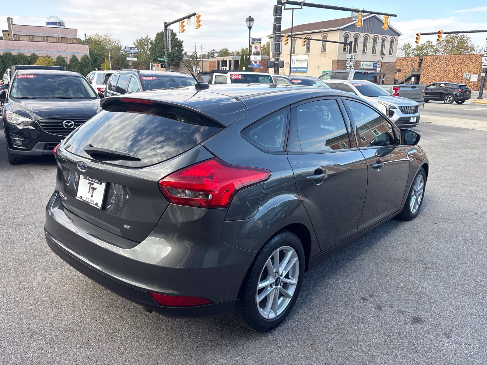 Used 2018 Ford Focus SE FWD image 5