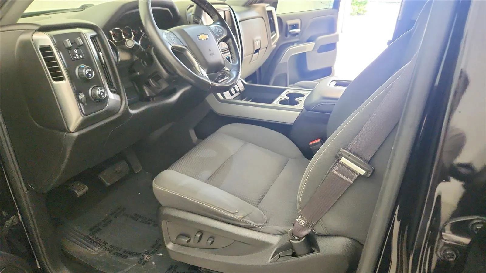 Used 2017 Chevrolet Silverado 1500 LT w/ Midnight Edition AWD/4WD image 14