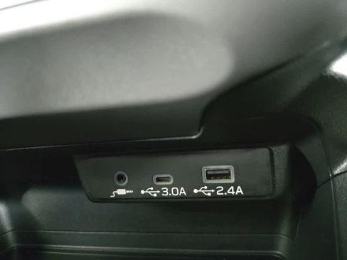 Used 2025 Subaru Crosstrek 2.5i Limited image 38