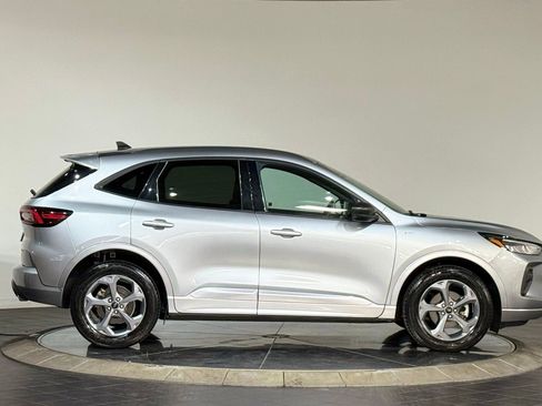 Used 2023 Ford Escape ST-Line image 11