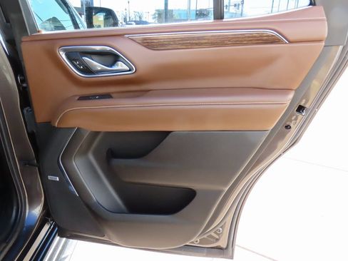 Used 2021 Chevrolet Tahoe High Country image 15