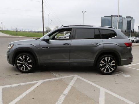 Used 2021 Volkswagen Atlas SEL R-Line FWD image 3