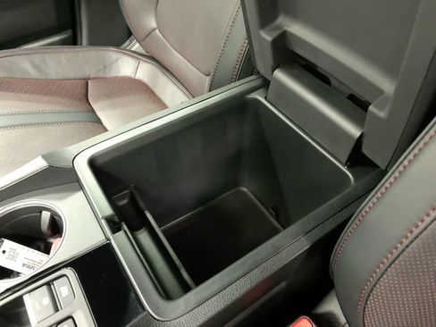 Used 2025 Honda Pilot Black Edition image 28