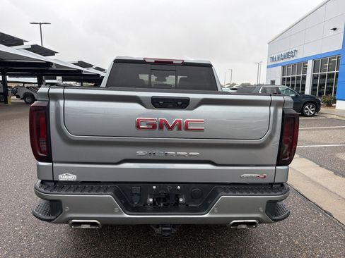 Used 2023 GMC Sierra 1500 AT4 w/ AT4 Premium Package AWD/4WD image 4