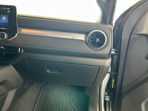 Used 2024 Chevrolet Colorado LT RWD image 26
