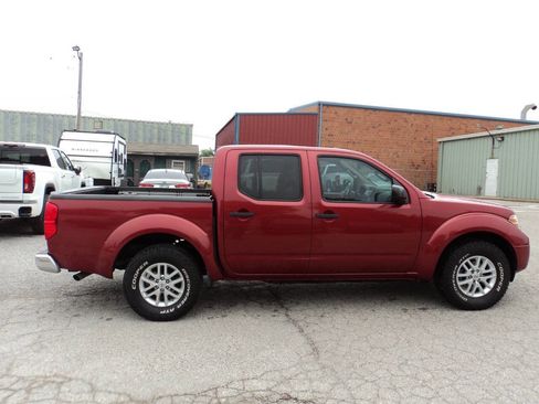 Used 2014 Nissan Frontier SV w/ SV Value Truck Package RWD image 6