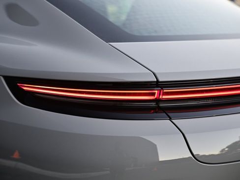 New 2026 Porsche Panamera 4 image 14