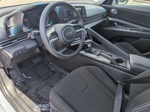 Used 2023 Hyundai Elantra SEL FWD image 23