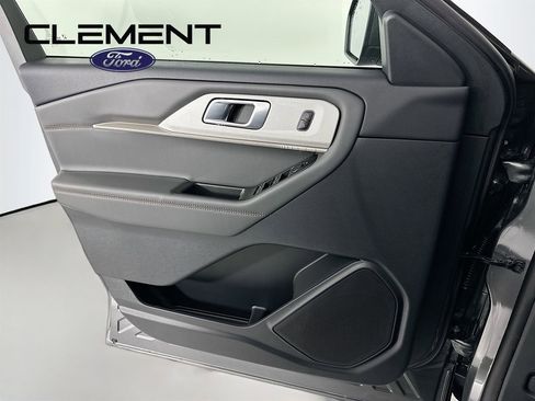 New 2026 Ford Explorer Active image 24