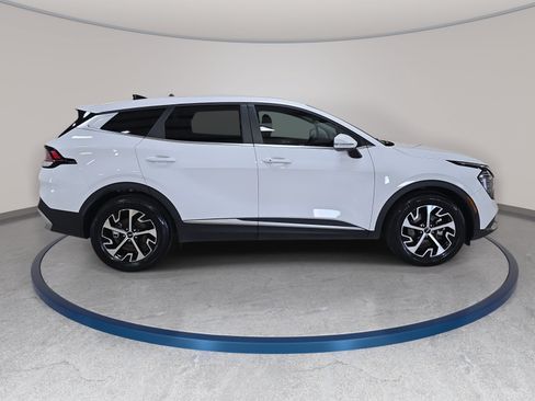 Used 2024 Kia Sportage EX FWD image 5
