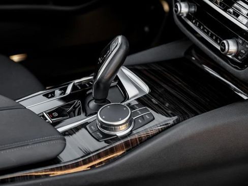 Used 2023 BMW 530e image 34