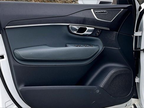 Used 2020 Volvo XC90 T6 Momentum image 20