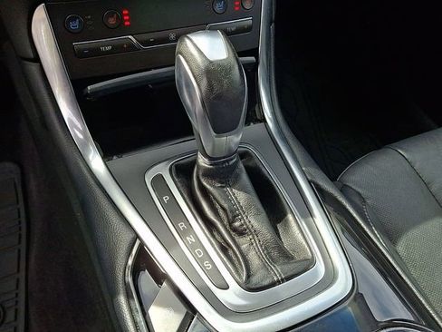 Used 2015 Ford Edge Titanium w/ Equipment Group 301A AWD/4WD image 12