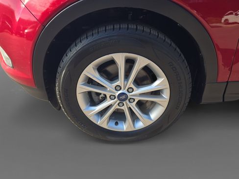 Used 2019 Ford Escape SEL image 9