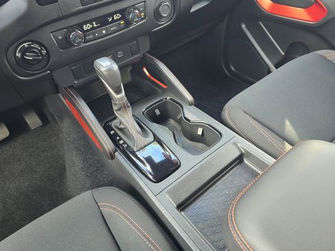 Used 2024 Nissan Frontier PRO-4X w/ Technology Package image 18