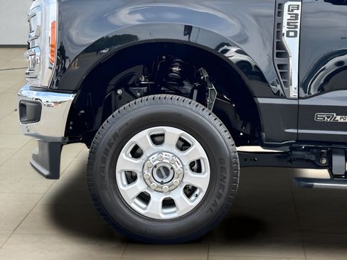 Used 2023 Ford F350 Lariat w/ Lariat Ultimate Package AWD/4WD image 44
