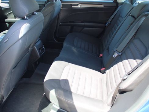 Used 2017 Ford Fusion SE w/ Fusion SE Technology Package FWD image 14
