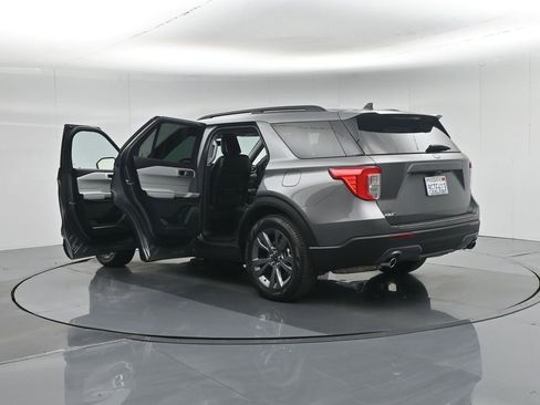 Used 2023 Ford Explorer XLT w/ Equipment Group 202A image 34