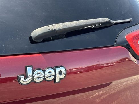 Used 2014 Jeep Cherokee Latitude w/ Cold Weather Group AWD/4WD image 30