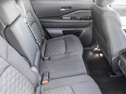 Used 2022 Nissan Pathfinder SV AWD/4WD image 27