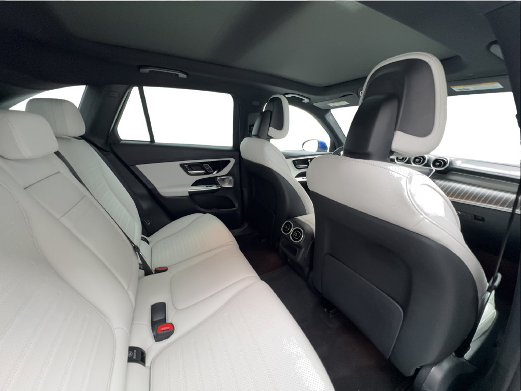 Used 2023 Mercedes-Benz GLC 300 w/ AMG Line image 40