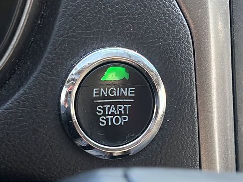 Used 2018 Ford Fusion SE w/ Fusion SE Technology Package FWD image 27