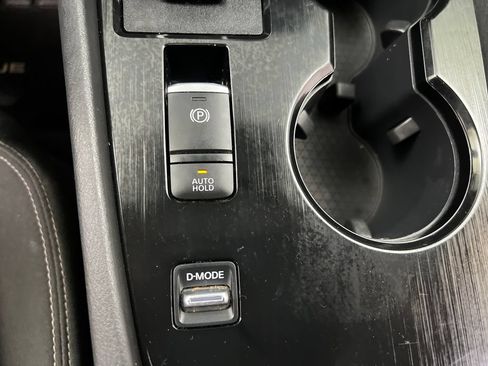 Used 2024 Nissan Rogue S FWD image 49
