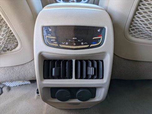 Used 2014 Cadillac SRX Premium image 19