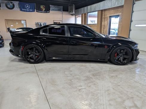 Used 2018 Dodge Charger SRT Hellcat w/ Harman/Kardon Audio Group RWD image 11