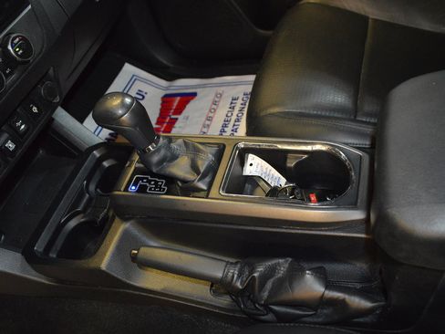 Used 2019 Toyota Tacoma TRD Sport image 20