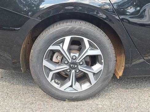 Used 2019 Kia Forte LXS FWD image 3