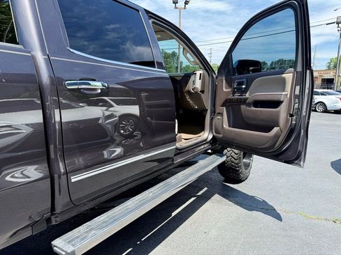 Used 2016 GMC Sierra 1500 Denali w/ Enhanced Driver Alert Package AWD/4WD image 9