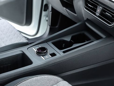 New 2026 Volkswagen Tiguan S FWD image 70