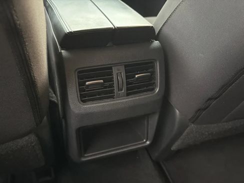 Used 2021 Nissan Rogue S FWD image 17